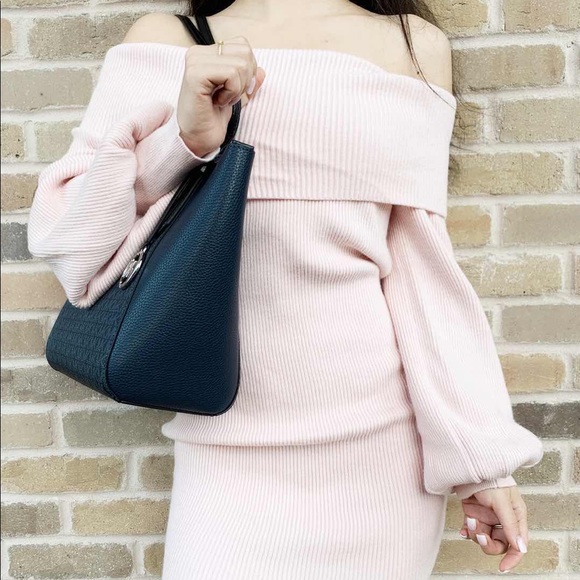 Sale ‼️‼️👜💕-NWT Michael Kors Tote - Picture 7 of 8